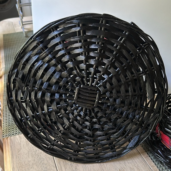 Like NEW! Wood Basket Weave Black Snowmen Planeters - Picture 6 of 7